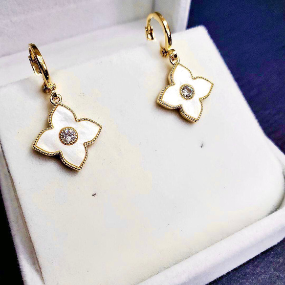 クローバー マザーオブパール アルハンブラ ピアス 楽天市場】ヴァン