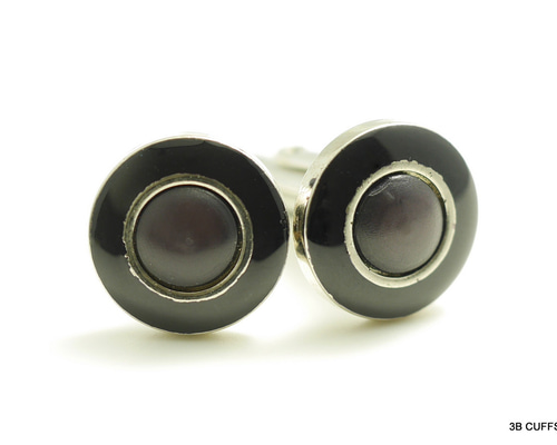 アンティーク　カフスボタン ヴィンテージ】貴族風 重厚カフスボタン（縦2.5cm×幅2.3cm） | チェコ