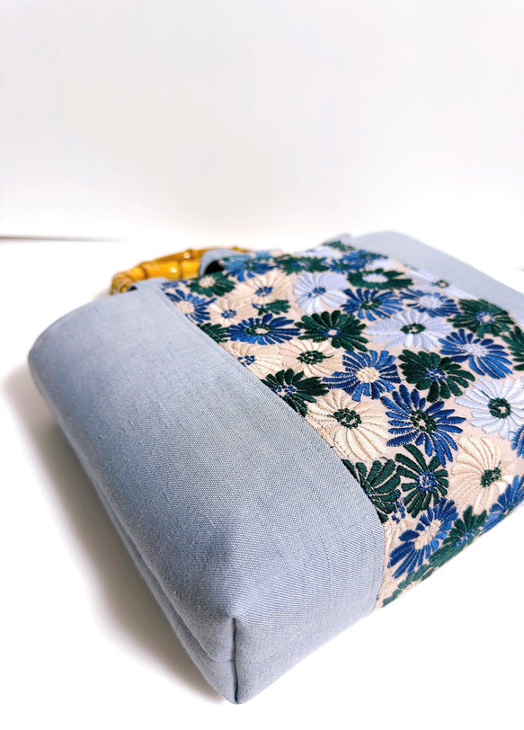 刺繍シリーズ　Ｓバンブーバッグ　「デイジー」 青　和装にも… 3枚目の画像