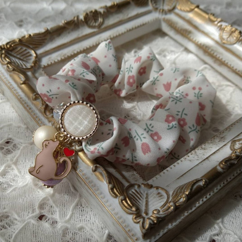 ベビーピンクフラワー、幅広シュシュ、わんちゃん猫ちゃん用 ベビーピンクフラワー、幅広シュシュ、わんちゃん猫ちゃん用