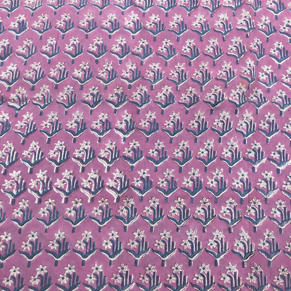 【50cm単位】パープルホワイトスモールフラワー　インド　ハンドブロックプリント生地　テキスタイル  コットン 4枚目の画像