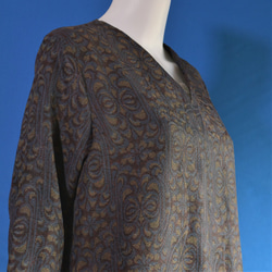 着物リメイク　　V襟の ロングワンピース（絹着物地）七分袖 6枚目の画像