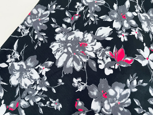 コットン素材フレアースカート（花柄　ブラック） 7枚目の画像