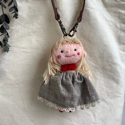 羊毛フェルト可愛い頭の女の子