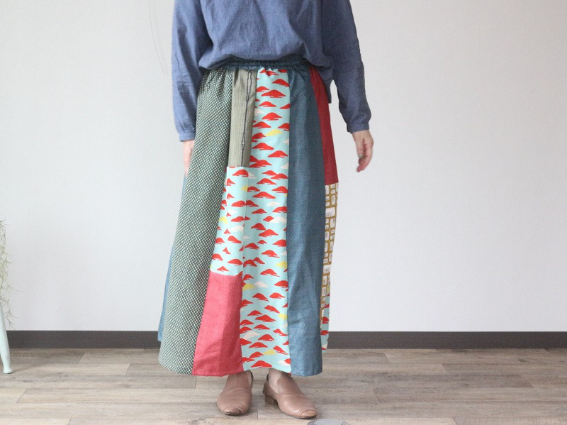 着物リメイク 赤青大島紬と山並み模様合せタックギャザースカート