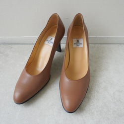 尺寸限定★ 8cm高跟的平底淺口鞋採用優質材質製成，線條優美。 第5張的照片