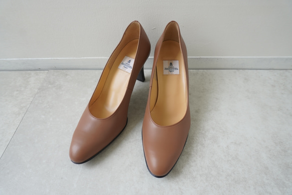 尺寸限定★ 8cm高跟的平底淺口鞋採用優質材質製成，線條優美。 第5張的照片