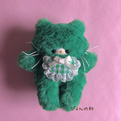 グリーン♪グリーン♪とにかく緑なネコさん☆手のひらサイズの