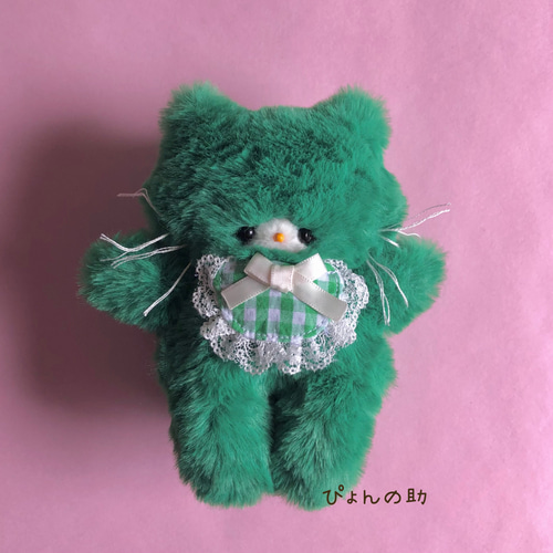 グリーン♪グリーン♪とにかく緑なネコさん☆手のひらサイズの