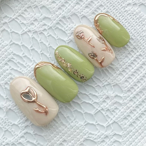 チューリップ カーキ ニュアンス 春 ミラー 大人可愛い ジェルネイル