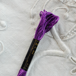 アンティーク DMC 刺繍糸 人絹 紫 2枚目の画像