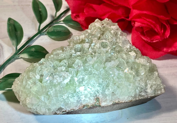 天使の水晶✨レインボー　グリーンアポフィライト　原石　クラスター　魚眼石