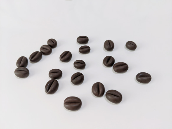 コーヒー豆　デコパーツ20個 1枚目の画像