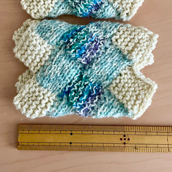 白樺編みリストウォーマー　パステルカラー　段染め青 3枚目の画像