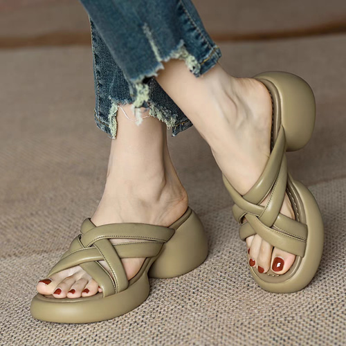 yello サンダル 大人気 再販なし ホワイト Mサイズ もちもちソール