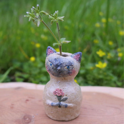 花束を持ったシャム猫   プチ花瓶  一輪挿し(小) 1枚目の画像