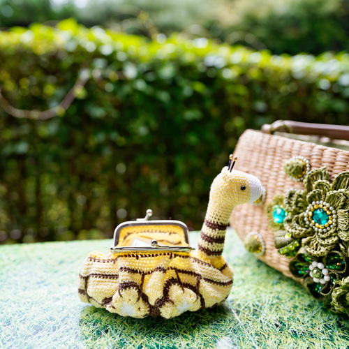 アフリカンフラワーのキリンのがま口ポーチ ポーチ ハートくじら