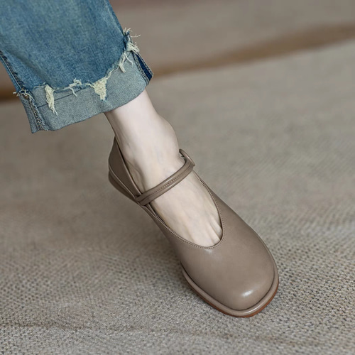  *大人の女性の足元*メリージェーン*パンプス/Leora Calvin Klein*大人の女性の足元*メリージェーン*パンプス/Leora