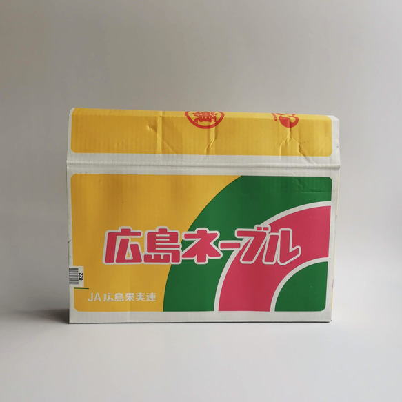 広島ネーブル　クラッチバッグ　ダンボール　カラフル　A4サイズ 3枚目の画像