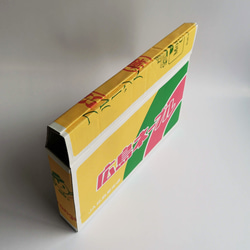 広島ネーブル　クラッチバッグ　ダンボール　カラフル　A4サイズ 6枚目の画像