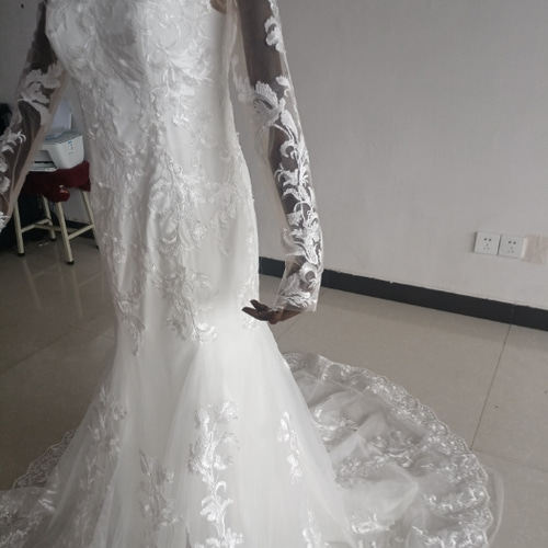 即納！高品質！ウエディングドレス ホワイト 花モチーフ 上品透け袖  