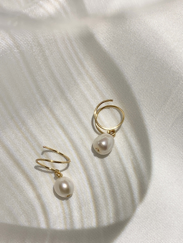 Aquata珍珠旋轉耳環 (14K包金) / Aquata Pearl Spiral Earrings (14KGF) 第5張的照片