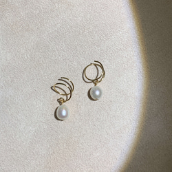 Aquata珍珠旋轉耳環 (14K包金) / Aquata Pearl Spiral Earrings (14KGF) 第3張的照片