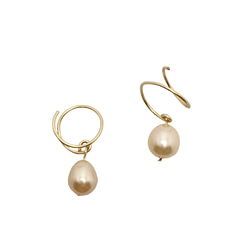 Ariel珍珠旋轉耳環(14K包金) /　Ariel Pearl Spiral Earrings (14KGF) 第9張的照片