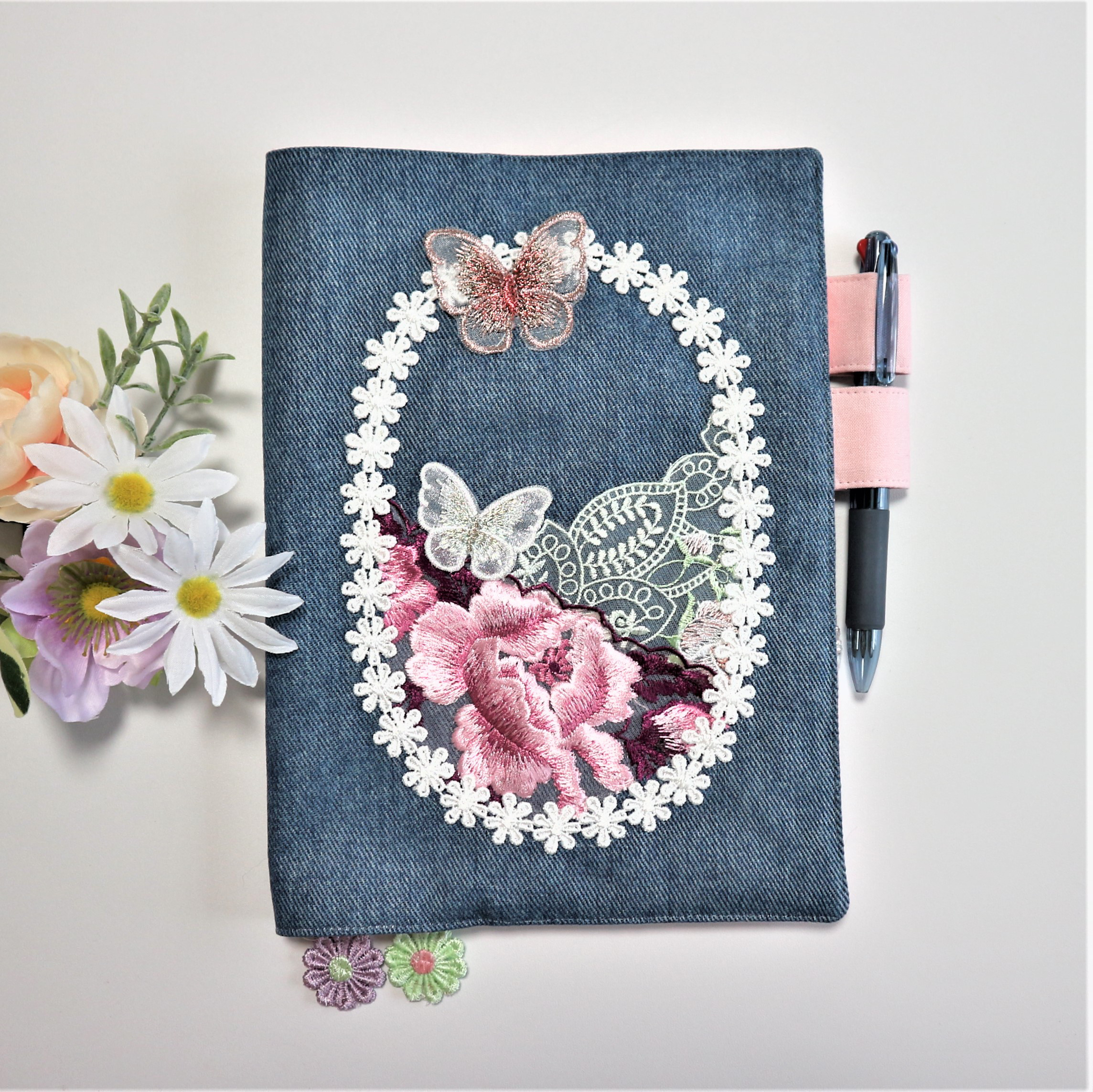 ニードルレースとクロス刺繍 シーツ ベッドリネンン ホワイト