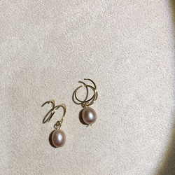 Alana珍珠旋轉耳環 (14KGF包金) / Alana Pearl Spiral Earrings(14KGF) 第2張的照片