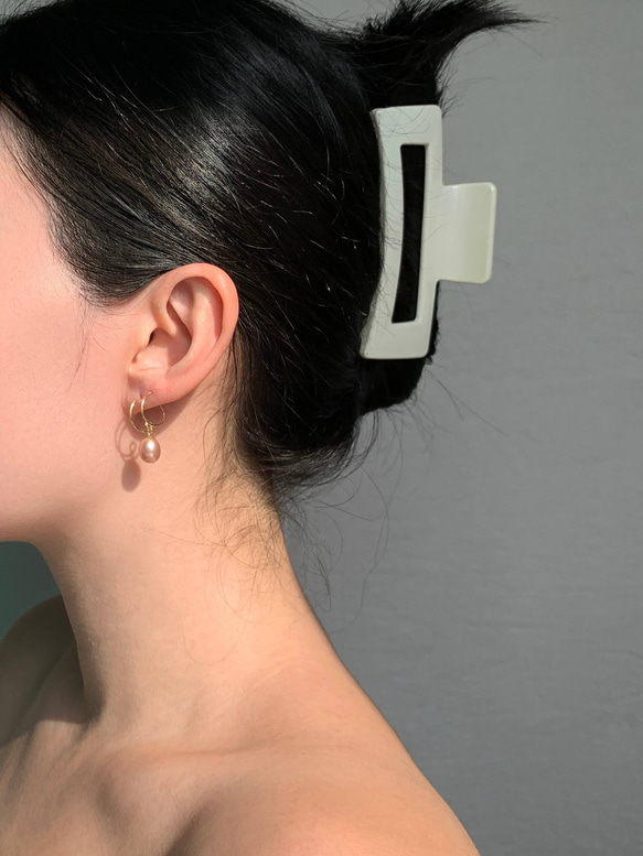 Alana珍珠旋轉耳環 (14KGF包金) / Alana Pearl Spiral Earrings(14KGF) 第6張的照片