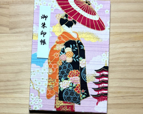 御朱印帳】 黒和紙 大判18㎝×12㎝ 蛇腹タイプ ハンドメイド 春色舞妓柄