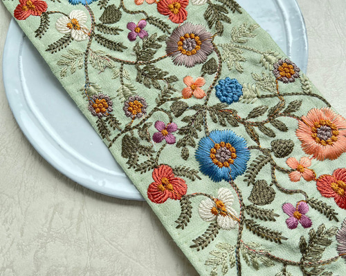 刺繍　インド製品 楽天市場】【1m単位/卸売り】 インド 刺繍 リボン まりも ねこ