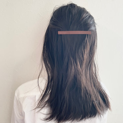 新色《long barrette》茶色・シンプルな細身のバレッタ・おしゃれなナチュラルブラウン 3枚目の画像