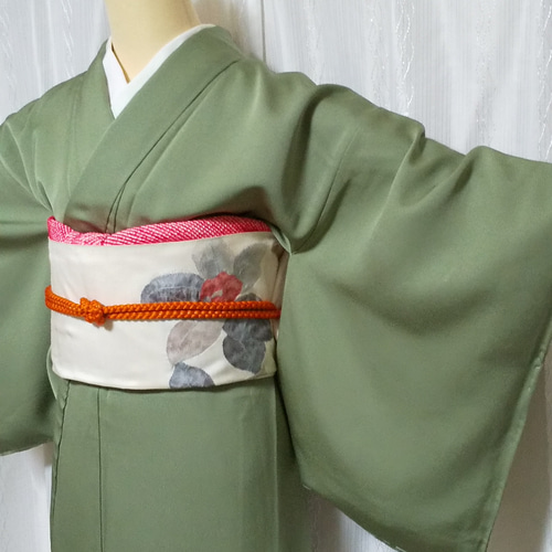 タイムセール☆着物モスグリーン着物 紋付き 色無地 正絹 新品 タイムセール☆着物モスグリーン着物 紋付き 色無地 正絹 新品
