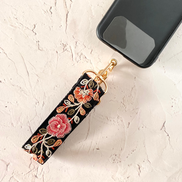 印度刺繡絲帶智慧型手機附手帶短帶黑色粉紅玫瑰 第1張的照片