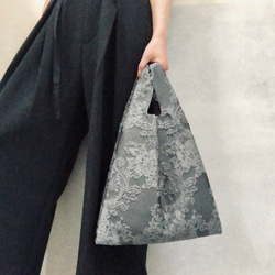 Flat Bag   Metal Gray  軽いバッグ　旅行　光沢の美しい上質な布帛　グレー　シルバー 2枚目の画像