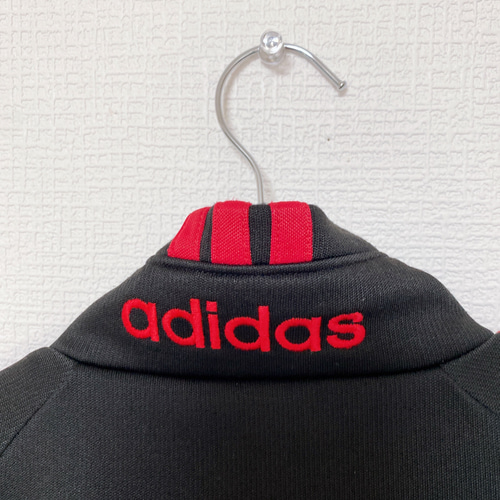 adidas 赤 トラックジャケット リメイク トップス adidas（アディダス）の「KSENIASCHNAIDER ベッケンバード 2-In-1