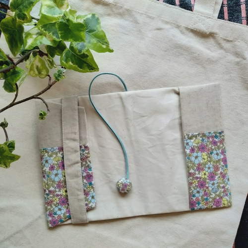 文庫本刺繍の布のブックカバー（花束） ブックカバー nobukoggg 通販