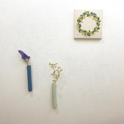 SALE》ミモザのリース(手刺繍・ビーズ) ファブリックパネル