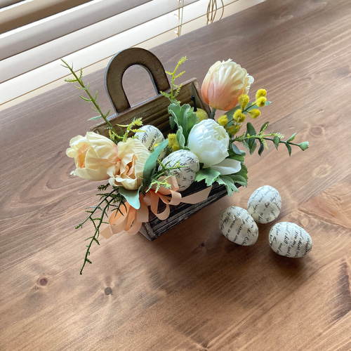 壁掛けイースターアレンジ・アーティフィシャルフラワー。 その他素材
