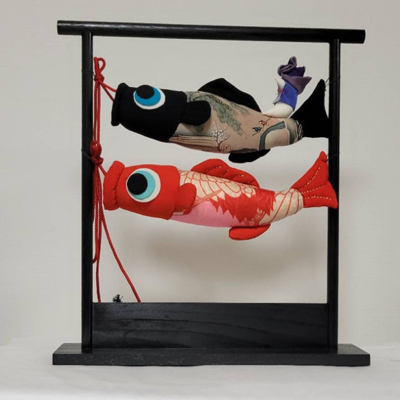 ちりめんの鯉のぼり④（黒-赤） 2枚目の画像