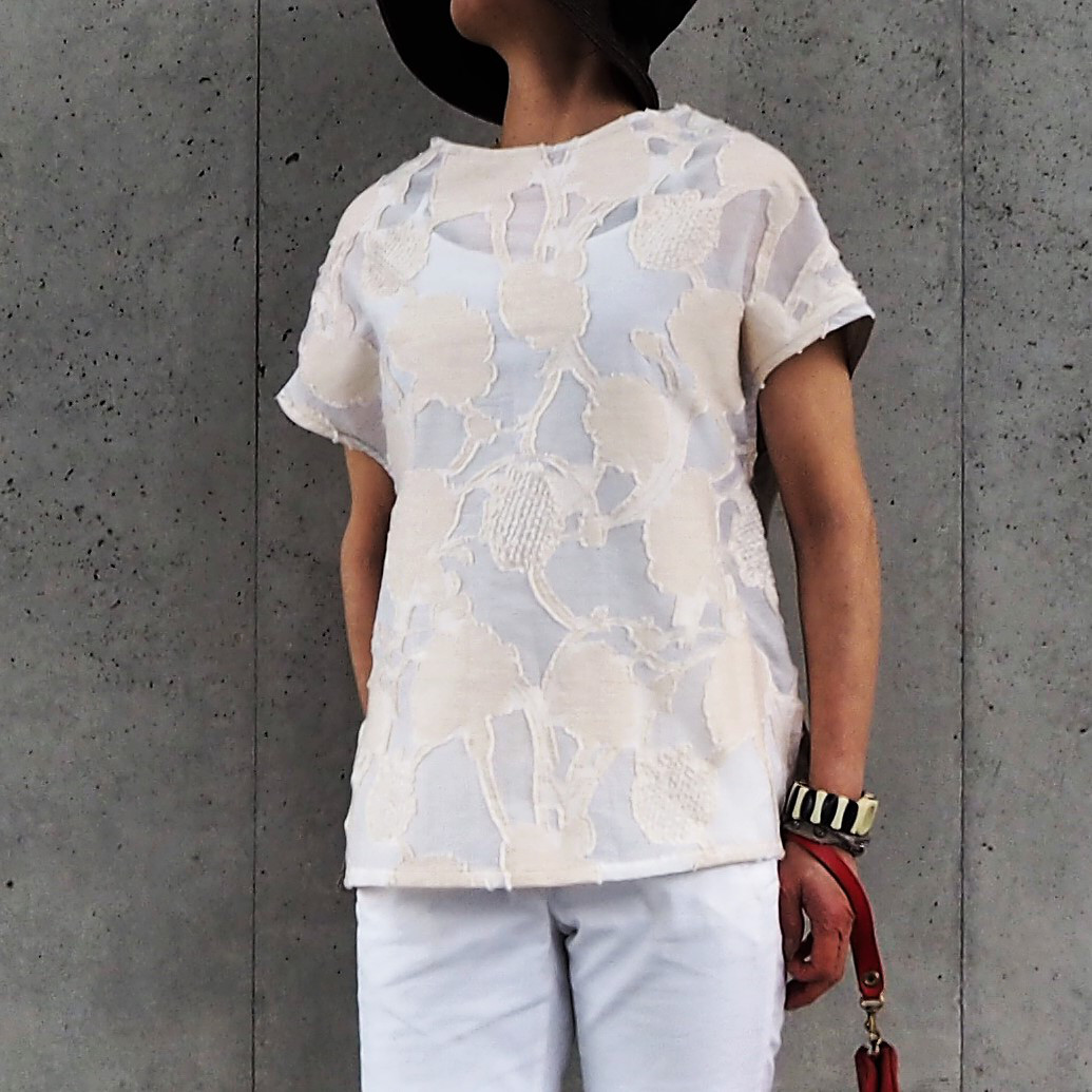 ゆったり肩落ち　北欧立体ゴブラン織り×リネンナチュラルカラー　ブラウス