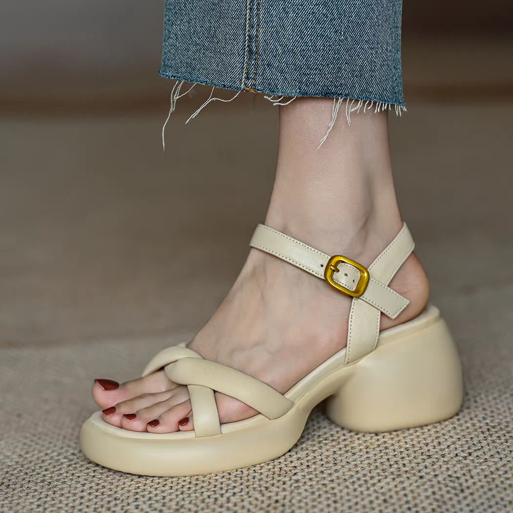 超軽量歩きやすい厚底サンダル。 厚底 シューズ サンダル レディース 厚底 軽量 疲れない 外反母趾 オープントゥ 本革