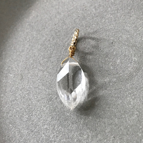 マーキス型の大粒水晶♚ペンダントトップ ペンダントトップ m.y. 