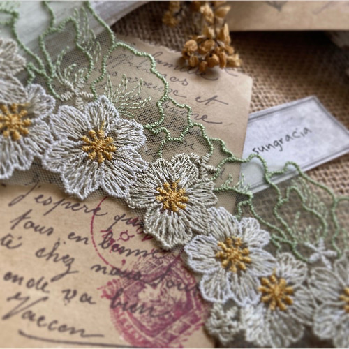 ❤️さえら★ヒスクローネ★エレガント★可愛い花刺繍リボン飾り★レース遣い日傘★難有 ❤️さえら☆ヒスクローネ☆エレガント☆可愛い花刺繍リボン飾り