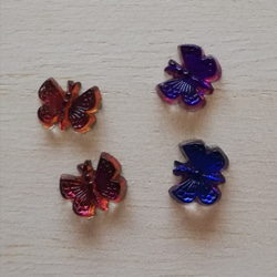 ジャーマンヴィンテージ　小さな蝶のカボション（2個セット・ヘリオトロープ） 4枚目の画像