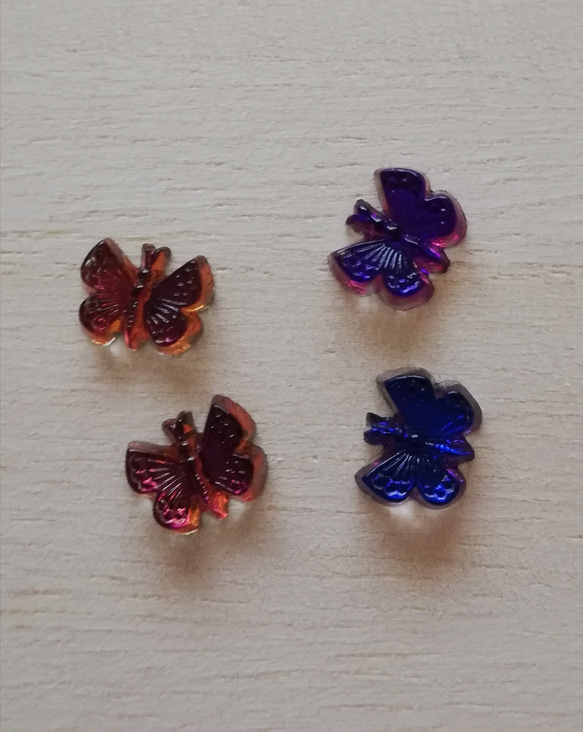 ジャーマンヴィンテージ　小さな蝶のカボション（2個セット・ヘリオトロープ） 4枚目の画像