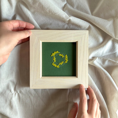紙刺繍のアート「ミモザのリース」フレームセット / ミモザ リース