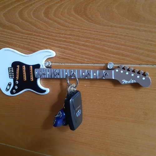 エレキギター壁掛けキーフック(木工アート) 壁掛けラック・ウォール